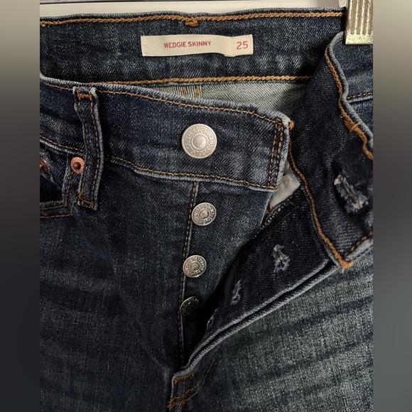 Levi's Denim - 🤩👖 Levi’s Wedgie Skinny 25 women’s dark wash jeans worn once 👖🤩 denim